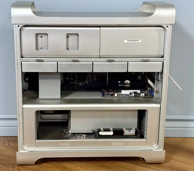 Apple Mac Pro "Six Core" 3.33 (2010/Westmere) in Desktop Computers in Ottawa - Image 3