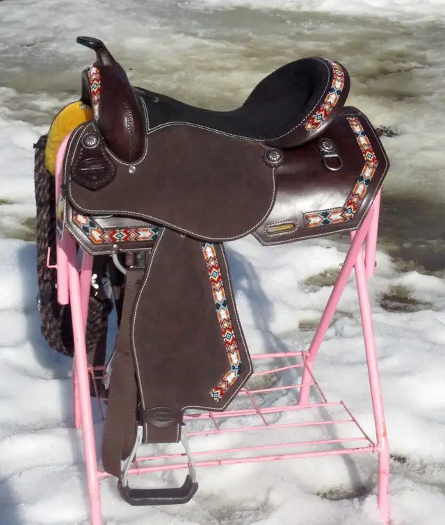 Uniquely Different 15" arena or trail saddle, new in Equestrian & Livestock Accessories in Dawson Creek - Image 3