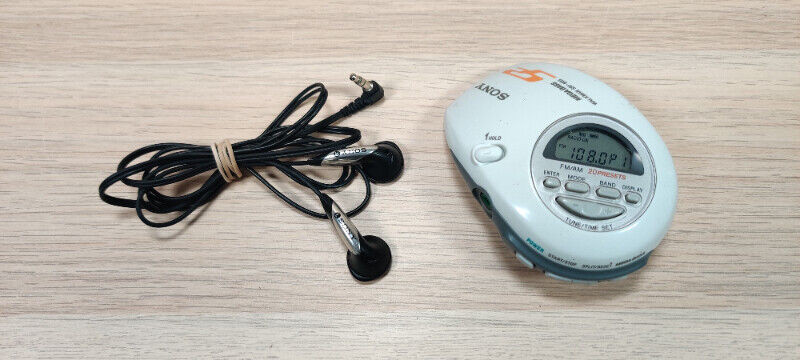 *Vintage* Sony S2 Walkman SRF-M85 Radio Mega Bass AM FM for sale  