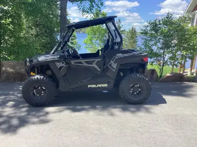 2016 RZR 900 EPS 10000 KM , original owner,front and back windows, good tires , mirrors, second set...