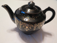 VINTAGE REDWARE PERSONAL TEAPOT