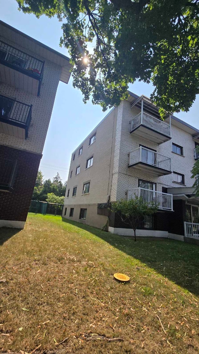 4 1/2 in 45 + building — photo 1