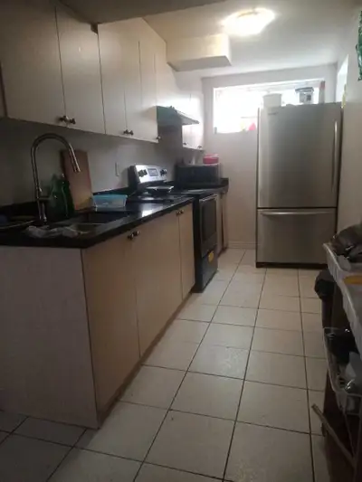 rental basement girls single/sharing $450