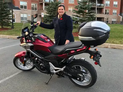 2017 Honda NC750X - Mileage 1600 ACTUAL KMS !! - DCI 6 spd Dual Clutch AutomaticTransmission with sh...
