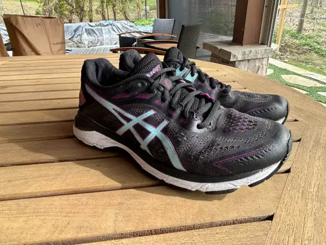 Women’s Size 6.5 Asics GT-2000 7 Running Shoes – Used in Women's - Shoes in Markham / York Region - Image 2