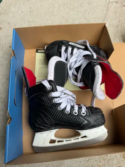 Youth hockey skates, View more