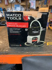 Matco Tools vacuum brake bleeder