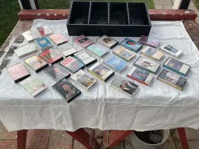 30 cassettes de musique, View more