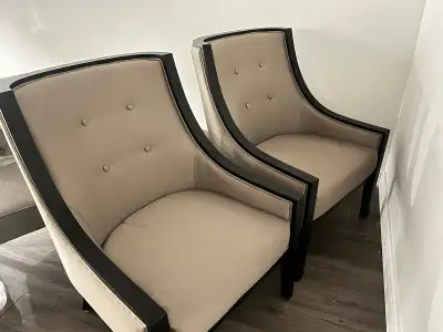 Accent matching chairs set of 2