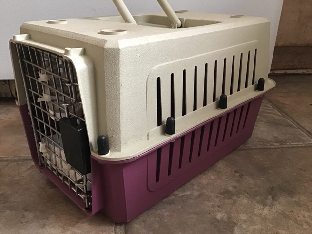 small size carry on pet  kennel - 15"L x 7"W x 10"H in Accessories in Oakville / Halton Region