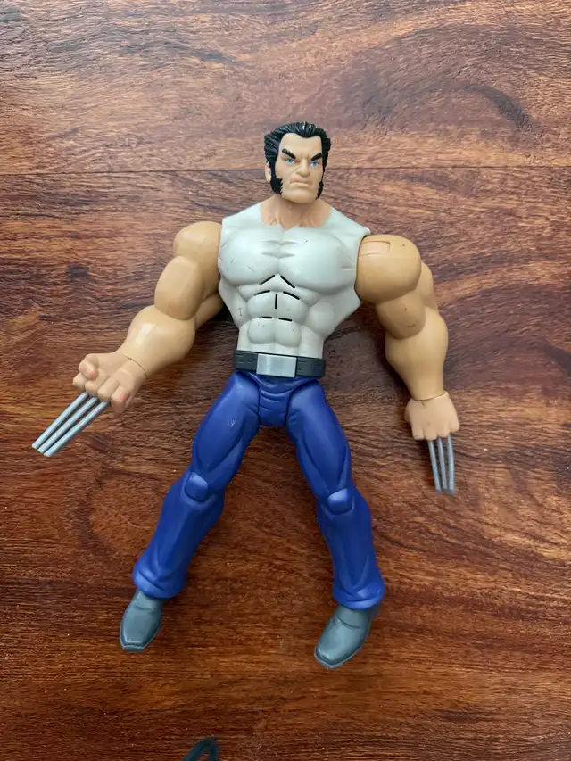 Wolverine X-Men Approx 10.5" Action FigureTalks & Sounds