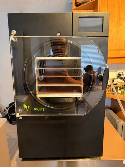 Small harvest right freeze dryer, View more