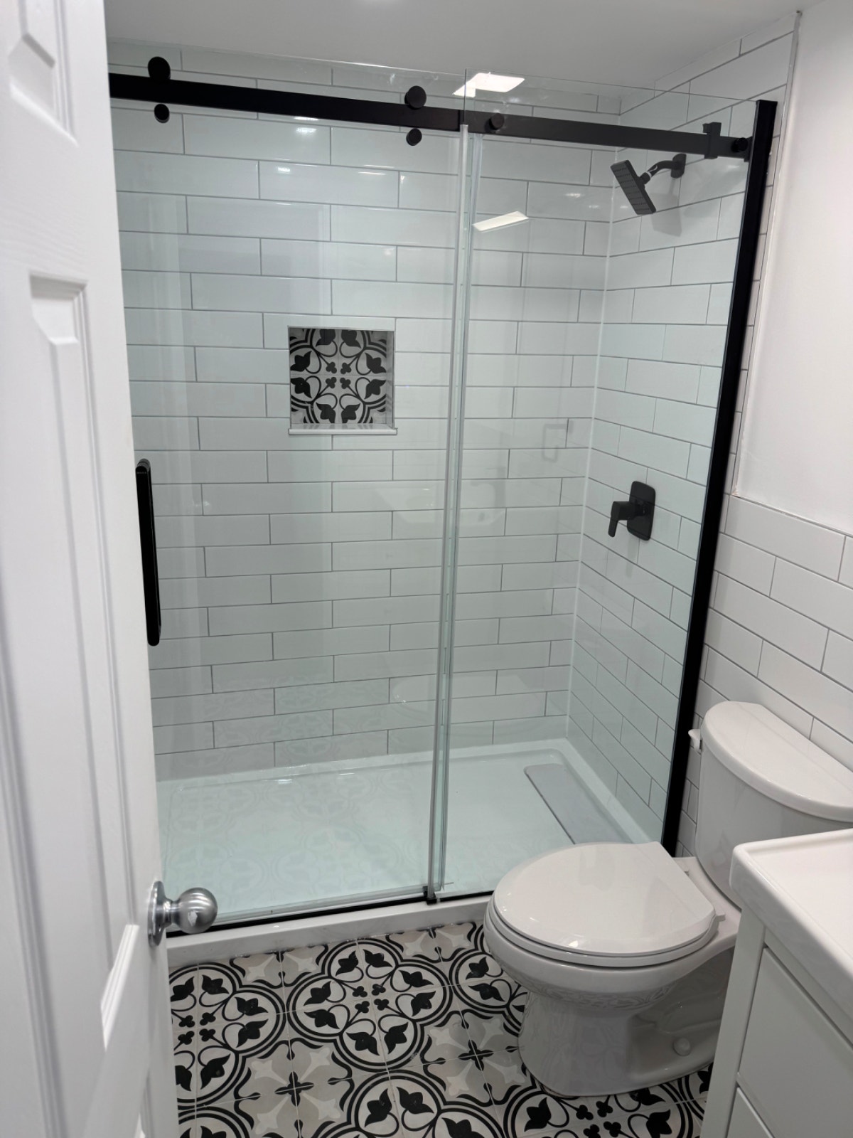 *rabais 30$/mois** Studio 2 1/2 Laval style loft rénové — photo 3