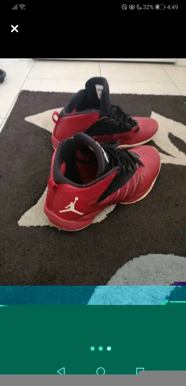 Air Jordan Lunarlon – Red & Black – Size 10.5 – Good Condition in Men's Shoes in Markham / York Region - Image 3