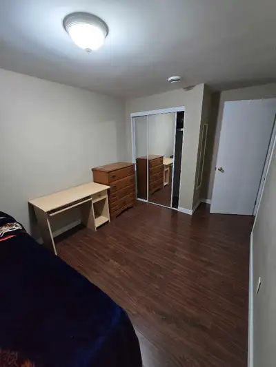 Room for rent (8 months start Sept)