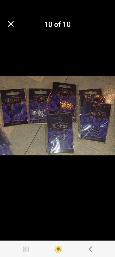 Harry potter necklaces, keychains, broches, View more