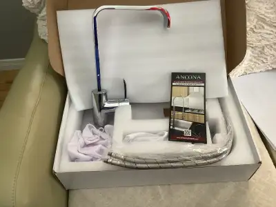 Great bathroom single lever chrome faucet With all parts included