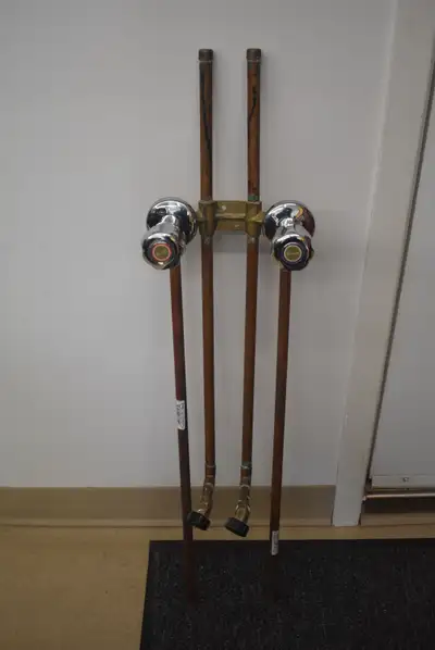 Robinet de salle de lavage avec trim - Laundry room taps & trim., View more