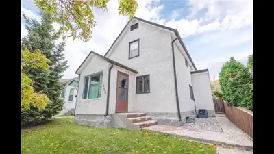 2 bedroom house with garage