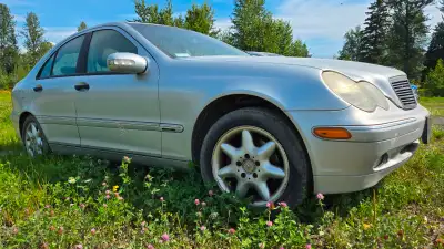 2002 Mercedes-Benz C-Class Sedan 2.6L V6 RWD. Comes with recent MVI (motor vehicle inspection) and n...