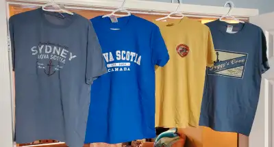 TEE SHIRTS NOVA SCOTIA THEMED ADULT MEDIUM LOT#200, View more