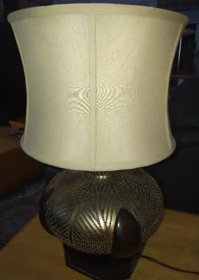 Table Lamp - Catalina, Texture Antique Silver/Black, Drum Shade, View more