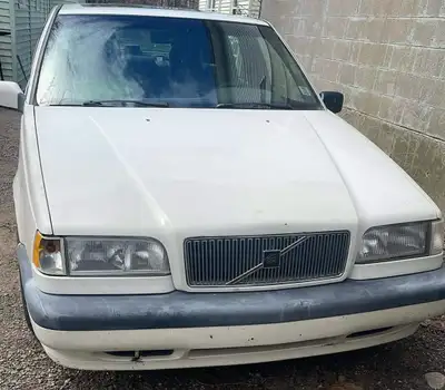 1995 Volvo 850. Inspected with slip 