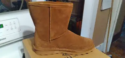 BEARPAW MEN'S SUEDE SHEEPSKIN WINTER BOOTS  NEW IN BOX, View more