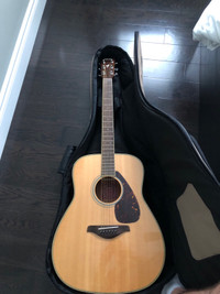 Yamaha Acoustic Guitar with Bag