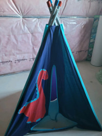 Fabric play tent