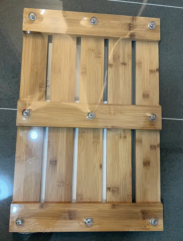 Brand New Bamboo Bathroom Shower Mat in Bathwares in Oakville / Halton Region - Image 3