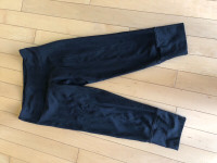 Lululemon black capri leggings in size 4/6