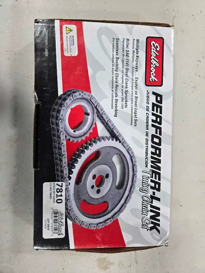 This is an Edelbrock Performer-Link timing chain set, designed for excellent street/strip performanc...