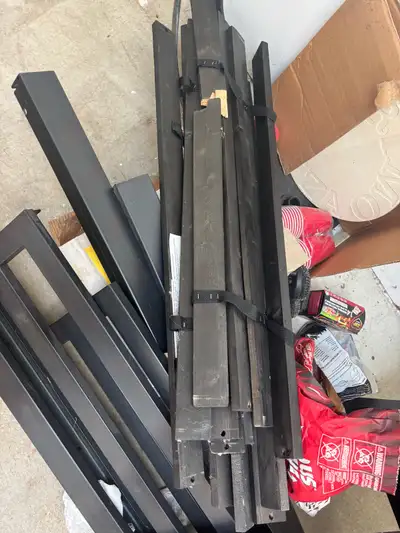 Twin sized bunk bed. Lived in a smoke free home. One of the wooden maters supporters has snapped but...