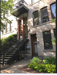 Charming 4+1 bedroom heritage triplex unit in the Plateau.