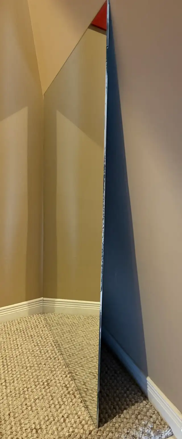 Large Flat Wall Mirror in Home Décor & Accents in Ottawa - Image 4