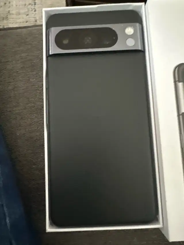 Google Pixel 8 Pro in Cell Phones in Mississauga / Peel Region - Image 6