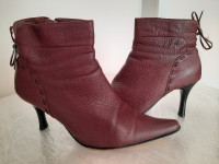 Womens Stiletto Leather Boots. Size 5