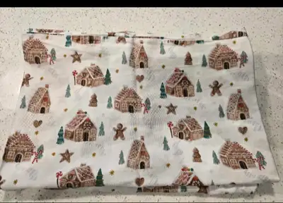 Like New Set Holiday Pillowcases Gingerbread House , View more
