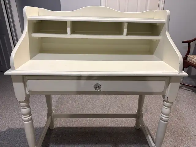 antique desk in Desks in Markham / York Region - Image 3