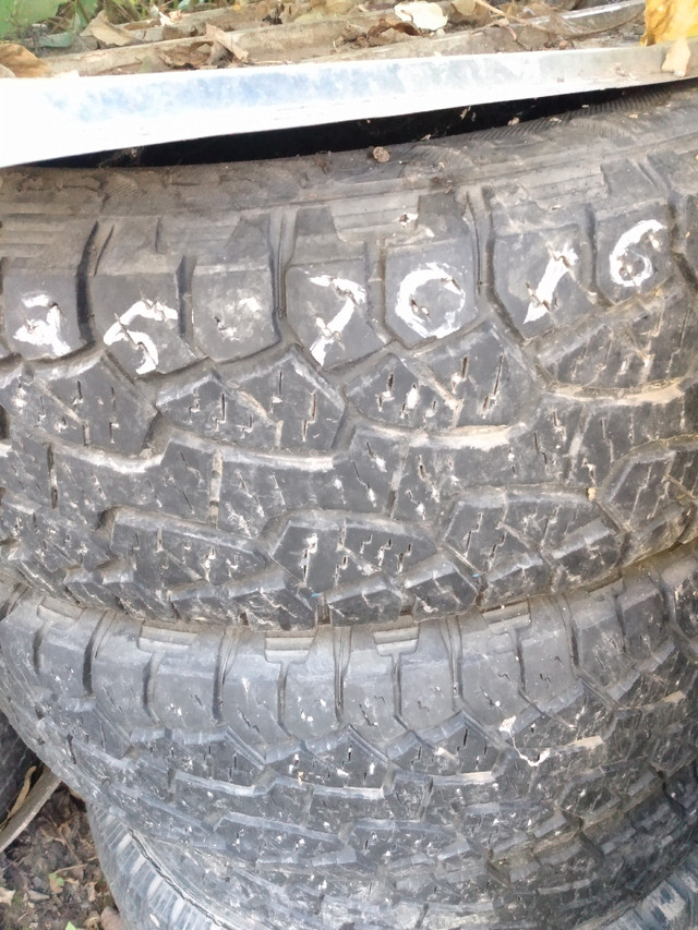 Truck tires  in Tires & Rims in Quesnel