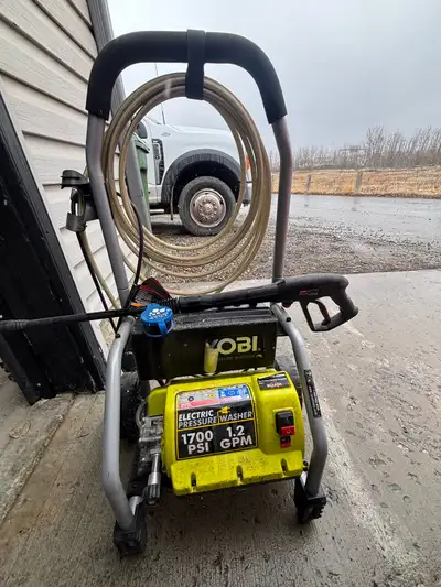 Ryobi pressure washer Good condition In McKenzie town 4037007203 Tx only please