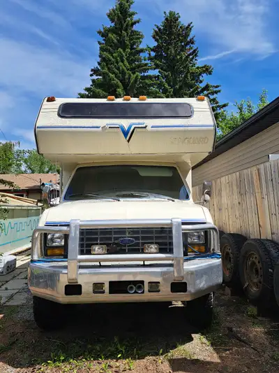 Unique one-of-a-kind lifted Vanguard cutaway with BF Goodrich LT245/75R16 All Terrain T/A tires and...