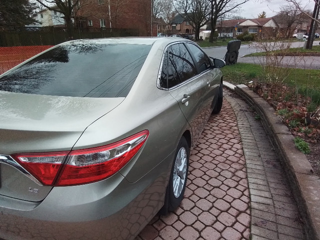 2017 Toyota Camry LE in Cars & Trucks in Oshawa / Durham Region - Image 2