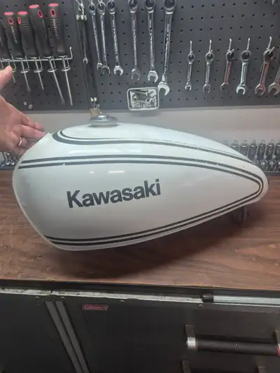 Very nice tank off of a kz1000 police bike. Really good condition condition, clean inside. Includes...