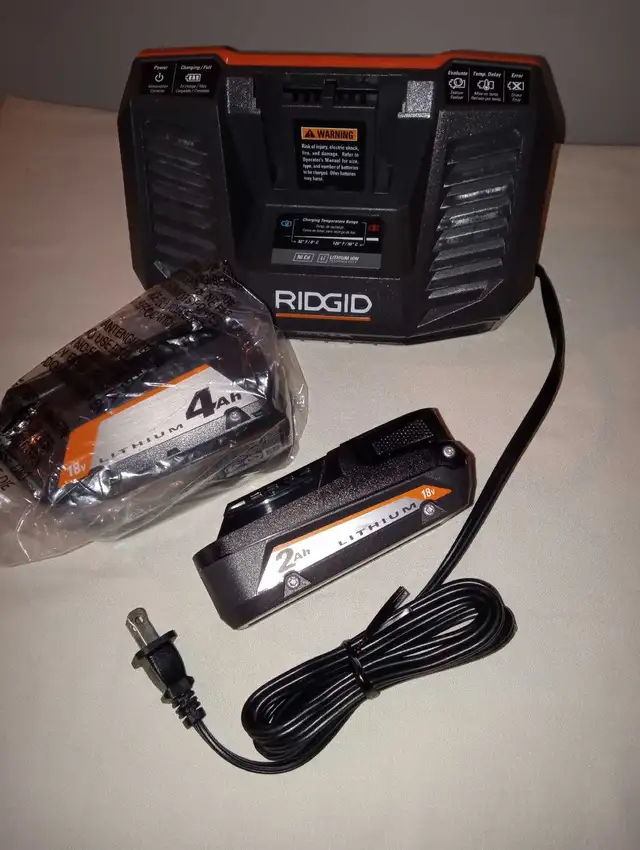 BRAND NEW RIDGID GEN 5X CHARGER AND 2 NEW BATTERIES in Power Tools in St. Catharines - Image 2