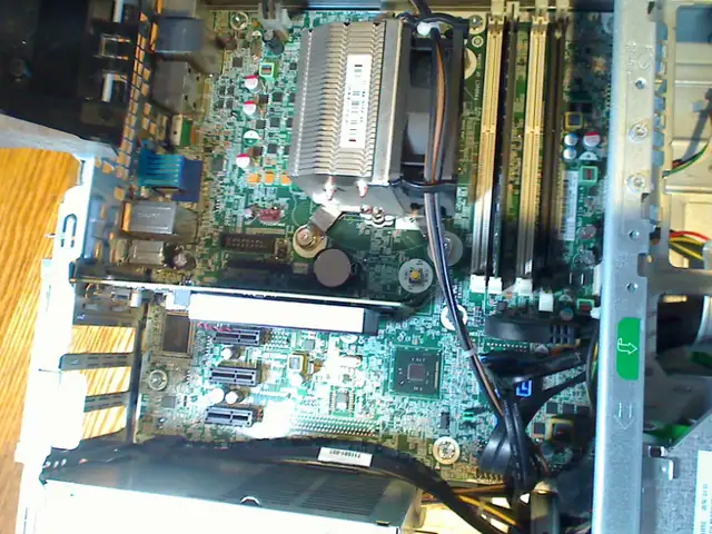 HP ProDesk 600 G1 SFF Intel i4590 3.3Ghz Quad Desktop PC in Desktop Computers in City of Toronto - Image 8