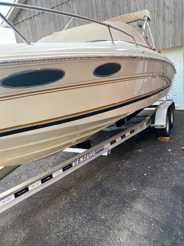 23 signature sea ray in Powerboats & Motorboats in Chatham-Kent