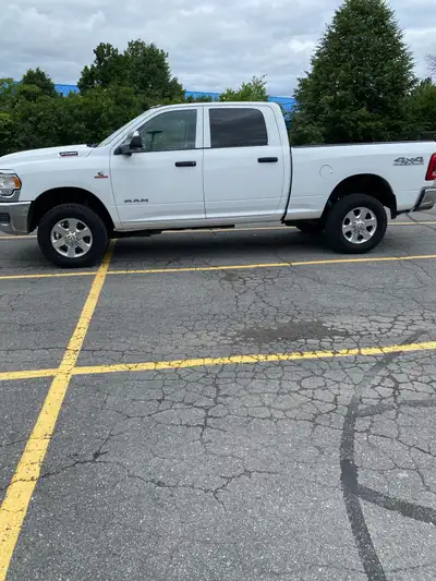 NO ACCIDENTS Diesel / 5TH WHEEL/GOOSENECK PREP APPLE CARPLAY AND MORE! Engine: Cummings Diesel Trans...