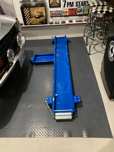 Motorcycle Dolly. Very good shape. Rated for 1250 lbs. Purchased from Princess auto. No longer neede...
